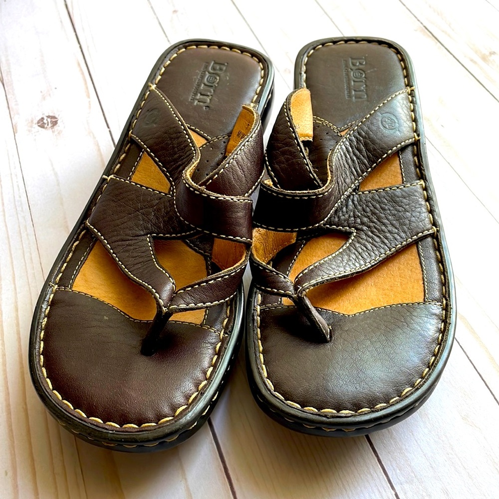 Born Size 7 Brown Flip Flops. Great Condition.
